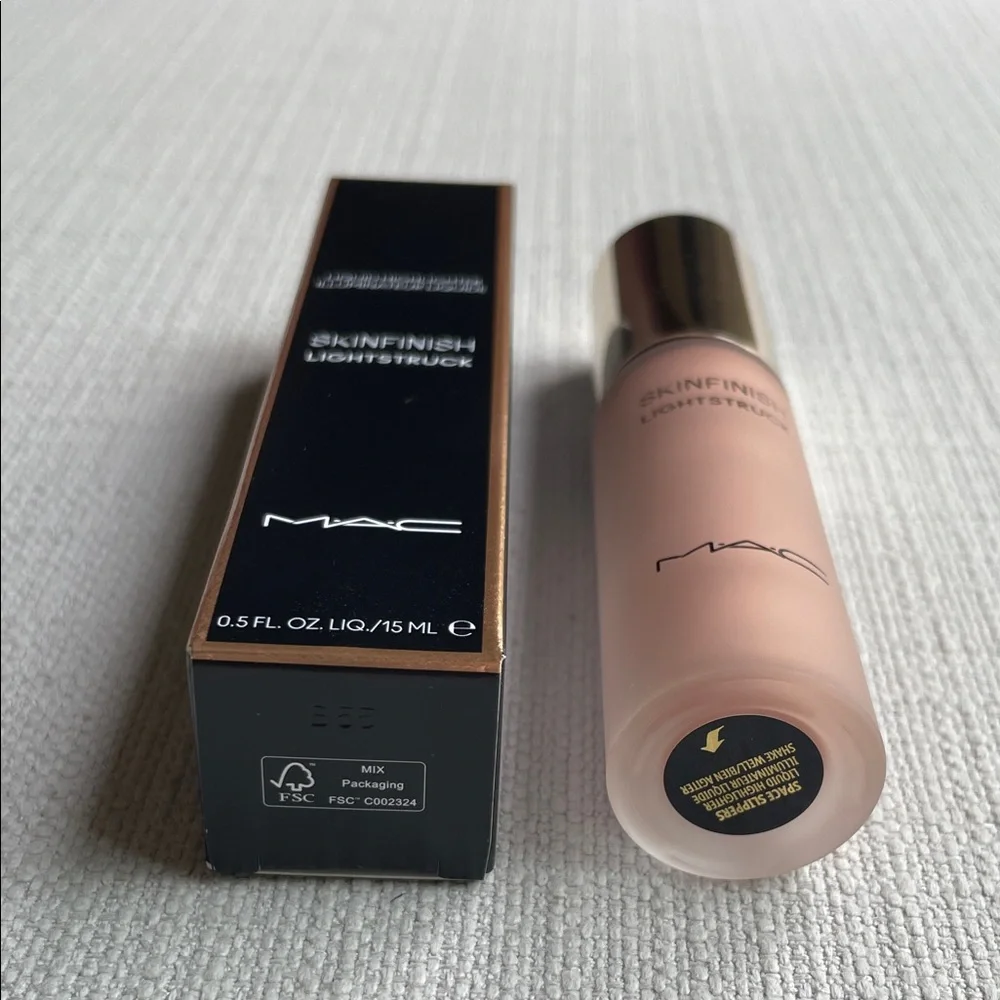 MAC Cosmetics Skinfinish Lightstruck Liquid Highlighter - space slippers